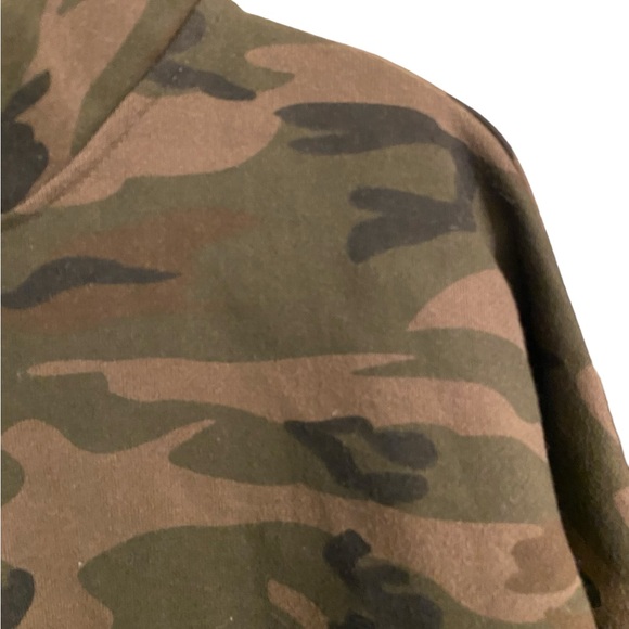Forever 21 Camouflage Cropped Sweatshirt, Size Small - Picture 5 of 6